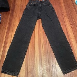 Zara 90s Fit Mom Jeans in Faded Black